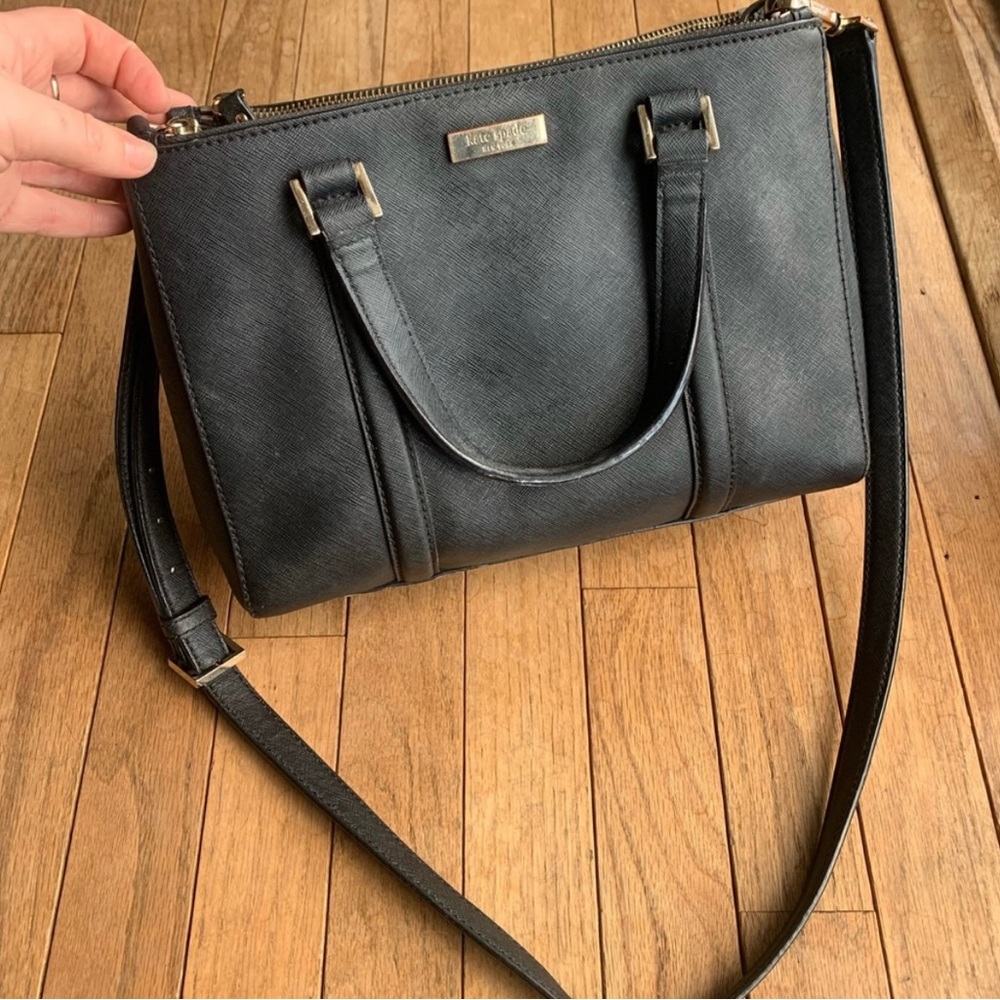 I have a authentic Kate spade purse for sale, wonderful condition!